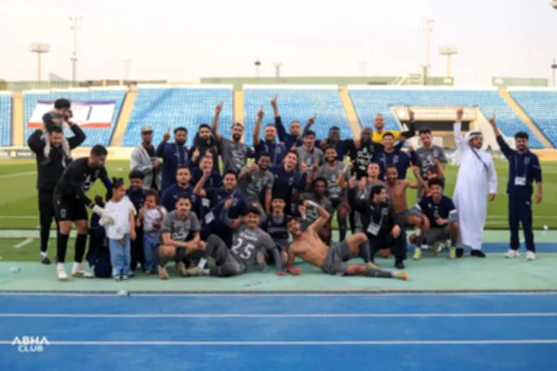 90 دقيقة حاسمة تفصل نادي أبها عن تحقيق حلم الصعود إلى دوري روشن السعودي