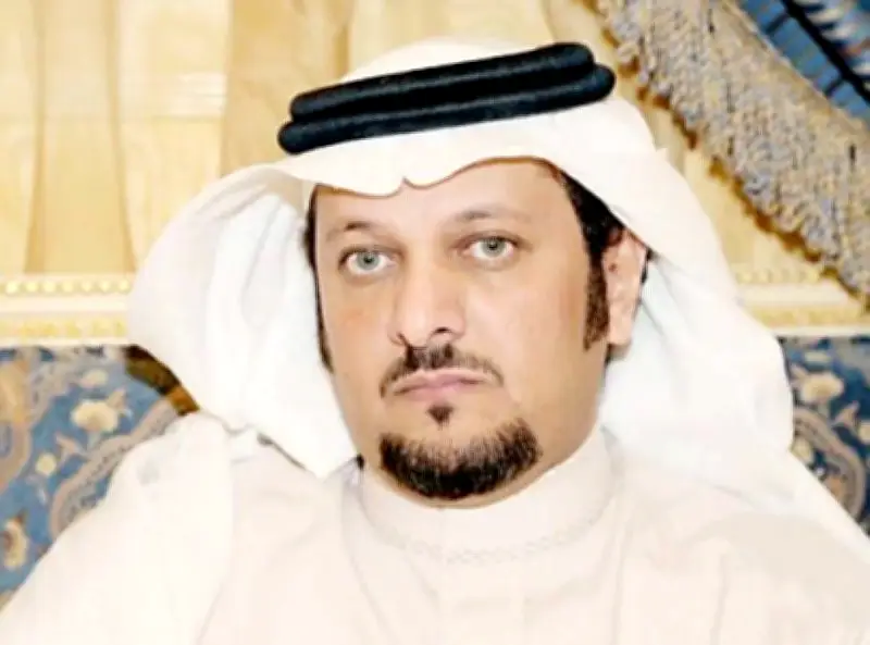 نايف الجهني يطرح حزمة فلسفية جديدة: من كارما الحب إلى الوجود في حبة رمل