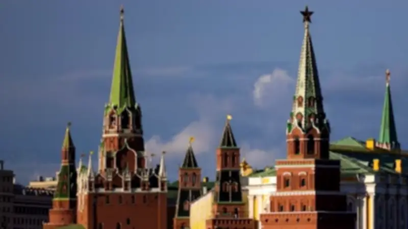 الكرملين يحذر من سيناريو عسكري في الخليج ويؤكد استعداد موسكو لدعم مفاوضات إيران