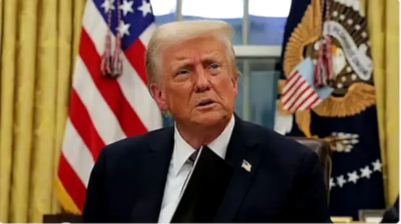 مسؤول أمريكي: ترامب لن يسمح باستمرار سيطرة إيران على مضيق هرمز