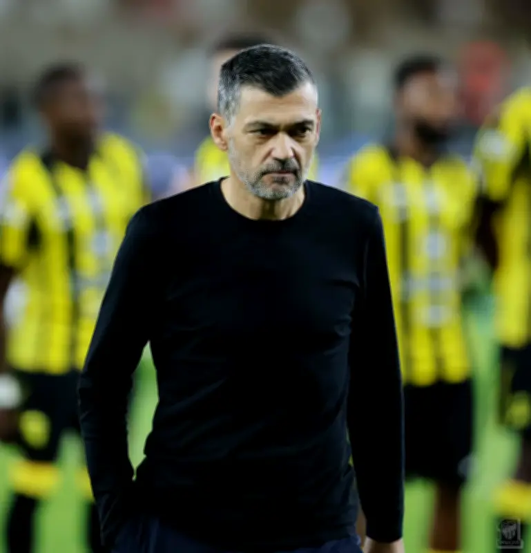 كونسيساو يوجه رسالة ساخرة بعد إبعاد الحكم الصيني من دوري أبطال آسيا