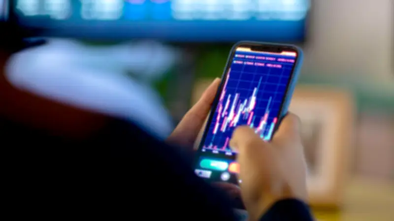 كيف جنى متداولون أرباحاً بالملايين قبل تصريحات ترامب؟ تحليل مفصل لبيانات السوق