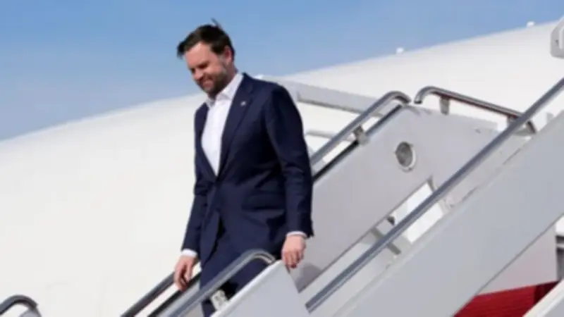 فانس وكوشنر ويتكوف يخوضون سباقاً ضد الزمن لإنقاذ الهدنة مع إيران تحت تهديدات ترامب