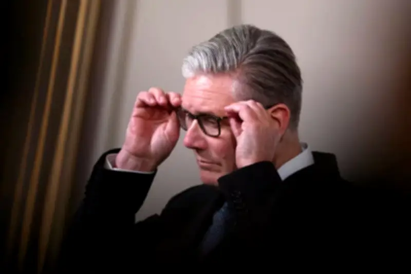 فضيحة ماندلسون تتصاعد: ستارمر يعترف بالخطأ تحت ضغوط سياسية متزايدة