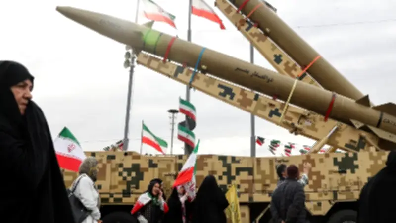 إيران تهدد واشنطن بـ"جحيم جديد" وتكشف عن "مفاجآت عسكرية" في ظل تصاعد التوترات