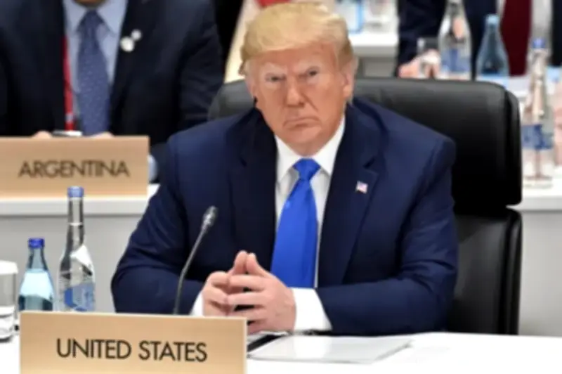 لماذا مدد ترمب الهدنة مع إيران رغم انهيارها المالي؟