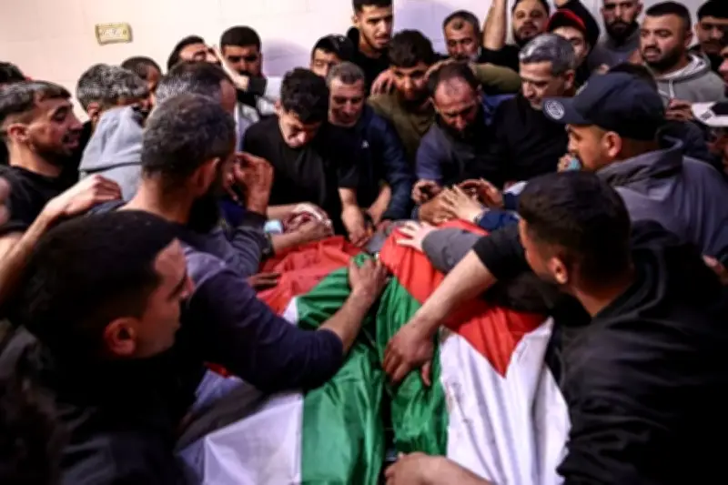 مستوطنون إسرائيليون يقتلون طالباً ووالداً في هجوم على مدرسة بالضفة