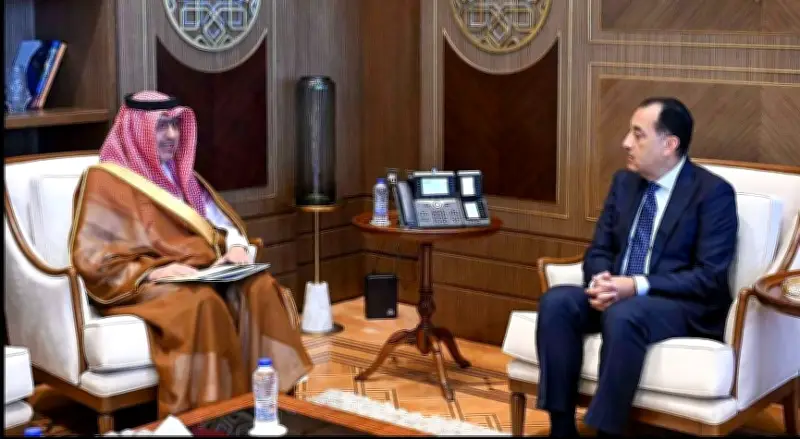 مدبولي يبحث مع سفير السعودية تعزيز التعاون والاستثمار المشترك