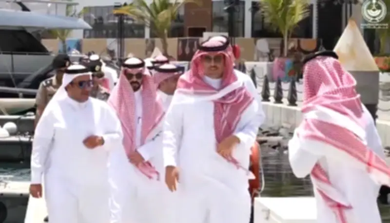 جدة تطلق أول خدمة تاكسي بحري فاخر في المملكة لتعزيز السياحة البحرية والتنقل المائي