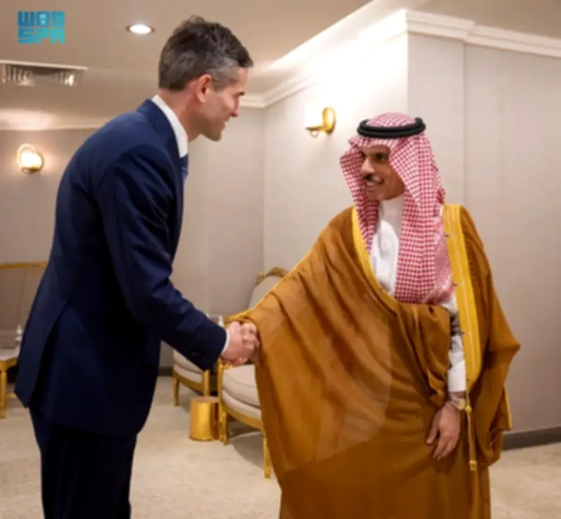 وزير خارجية السعودية يستقبل نظيره الهولندي في الرياض لمناقشة أمن الممرات المائية