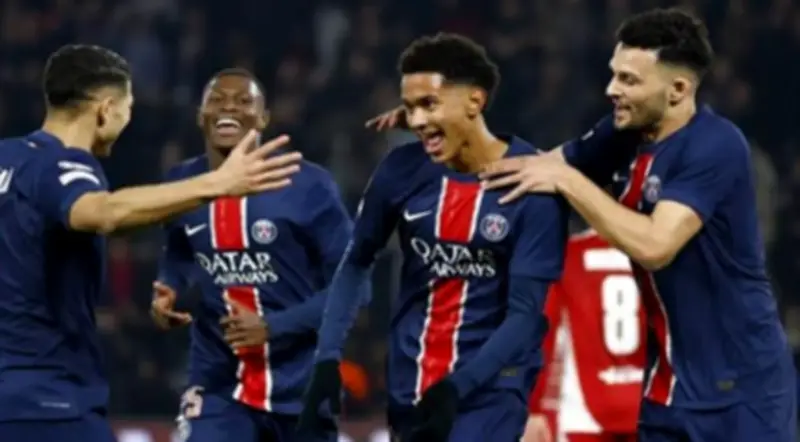 باريس سان جيرمان يعود للفوز بقوة ويتصدر الدوري الفرنسي بفارق أربع نقاط
