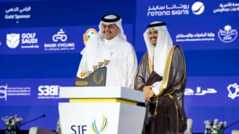 نجوم السلام تستعرض تجربتها الاستثمارية عبر نادي الزلفي في منتدى الاستثمار الرياضي