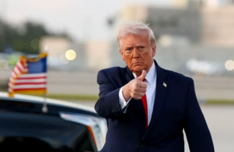 ترامب يأمر البحرية الأمريكية بإطلاق النار على زوارق الألغام في هرمز