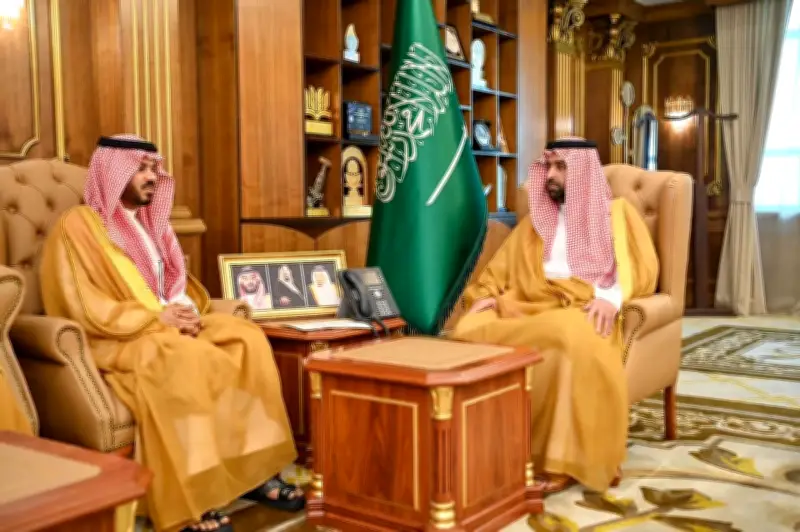 أمير جازان يطلع على تقارير تشغيل وصيانة مدارس المنطقة