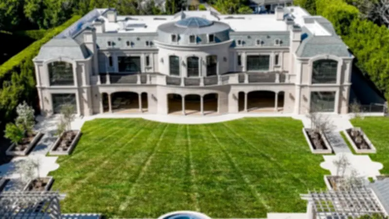 القضاء الأميركي يتهم جنرالاً كردياً بتلقي رشى وقود ضد داعش