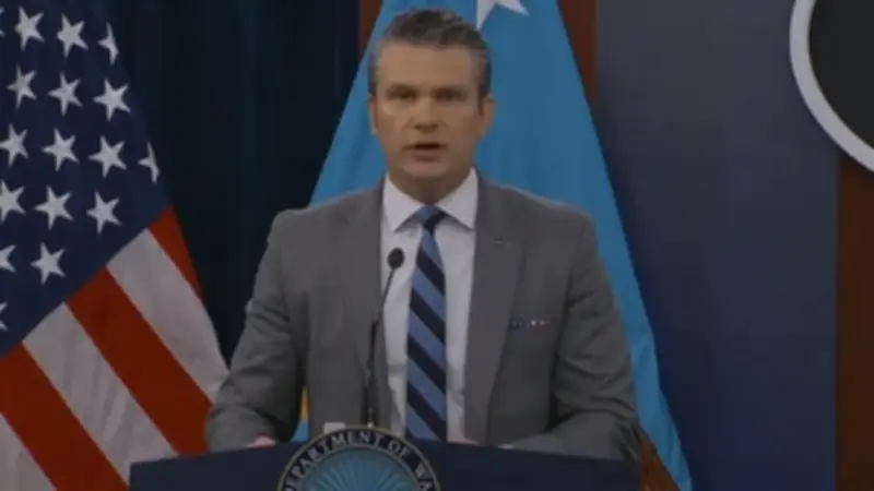 واشنطن تُحكم إغلاق هرمز وتدعو طهران لصفقة "الفرصة الأخيرة"