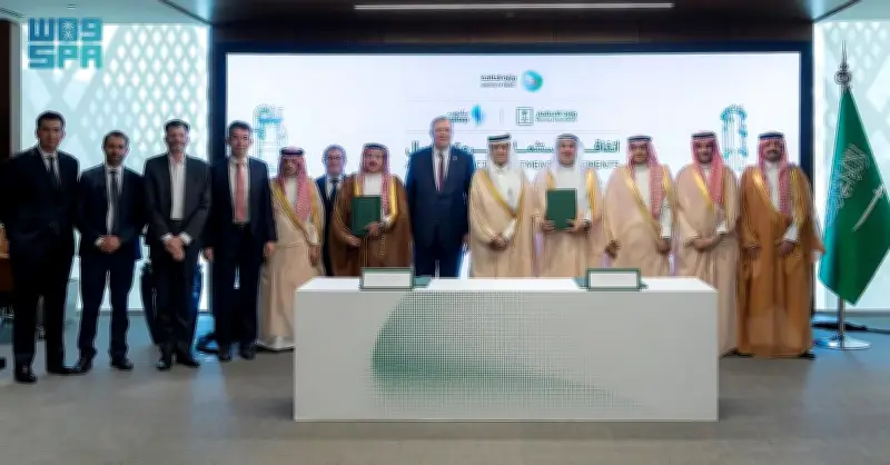 توقيع اتفاقية استثمارية لتطوير مشروع أميرال للبتروكيماويات