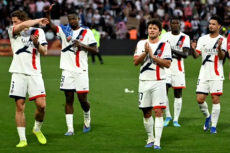 سان جرمان يبتعد بالصدارة وليون يعزز مركزه الثالث في الدوري الفرنسي