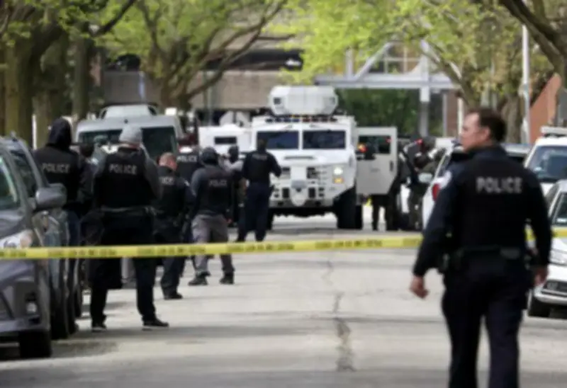 مقتل ضابط شرطة وإصابة آخر في إطلاق نار داخل مستشفى بشيكاغو