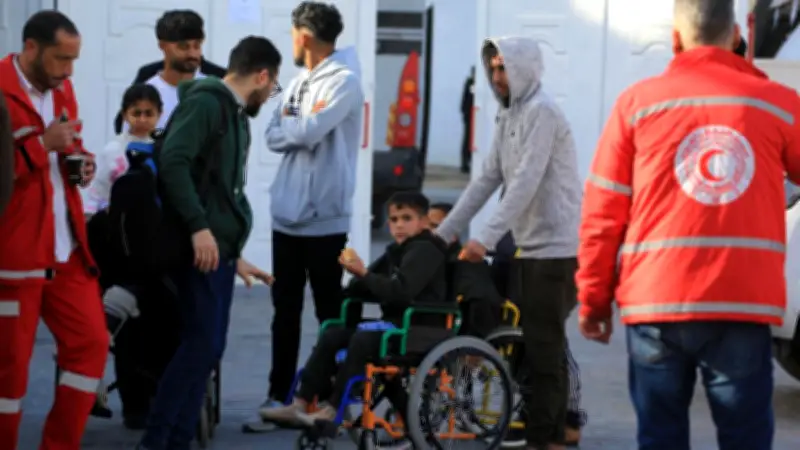 وصول دفعة جديدة من الفلسطينيين العائدين إلى غزة عبر معبر رفح