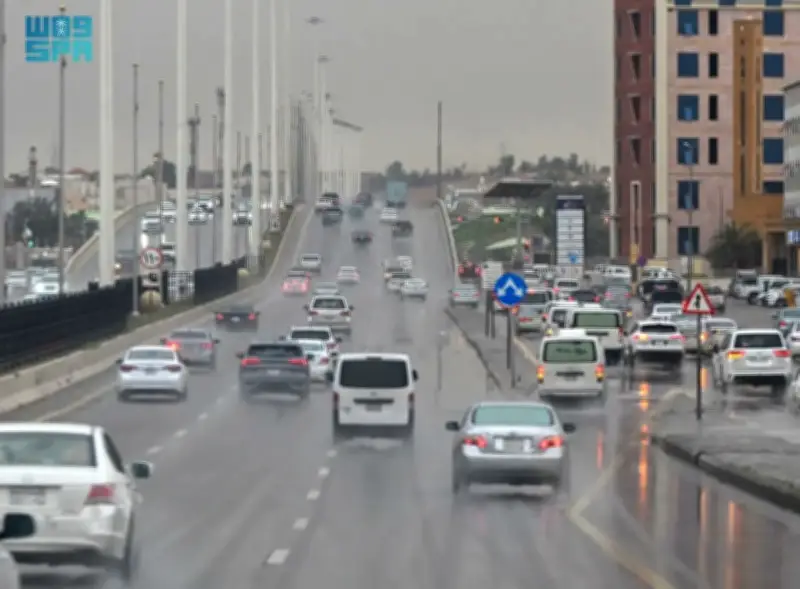 خطة طوارئ في عنيزة لمواجهة الأمطار الغزيرة وتصريف السيول