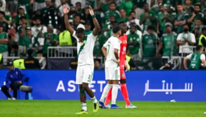 زكريا هوساوي يعتذر لجماهير الأهلي بعد طرده في نهائي آسيا ويعد بعدم التكرار