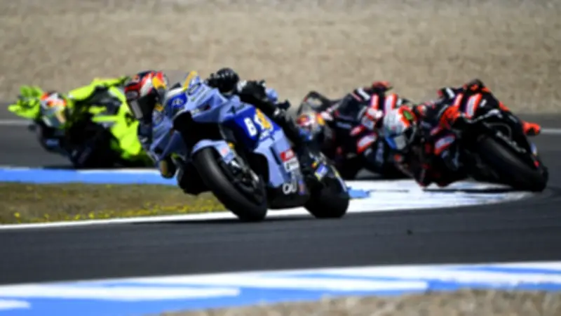 أليكس ماركيس ينهي سلسلة انتصارات بيتسيكي في جائزة إسبانيا الكبرى