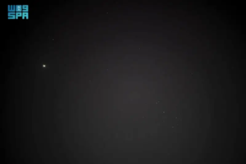 اقتران الثريا والزهرة يزين سماء الحدود الشمالية