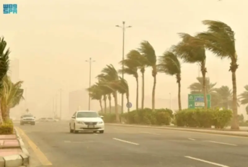 تحذير من احتيال عبر تطبيقات المراسلة باسم هيئة الغذاء والدواء