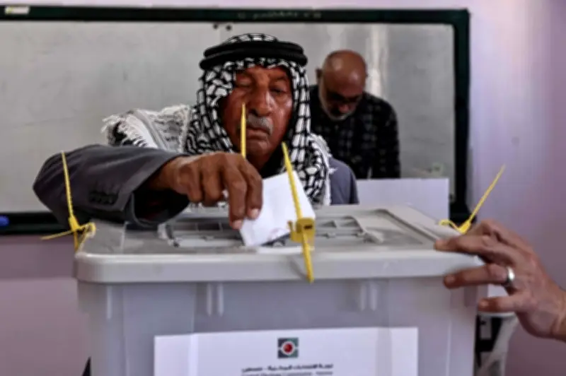 أنصار عباس يكتسحون الانتخابات البلدية الفلسطينية