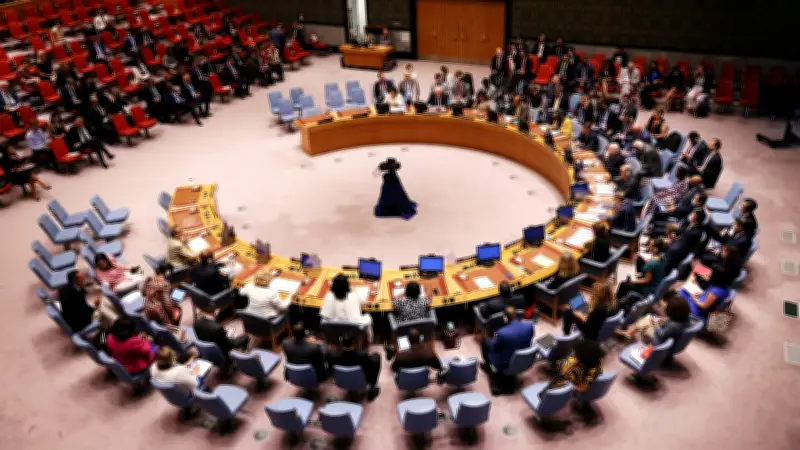 مجلس الأمن يطالب بفتح هرمز فوراً وواشنطن تهدد بعقوبات واسعة على إيران