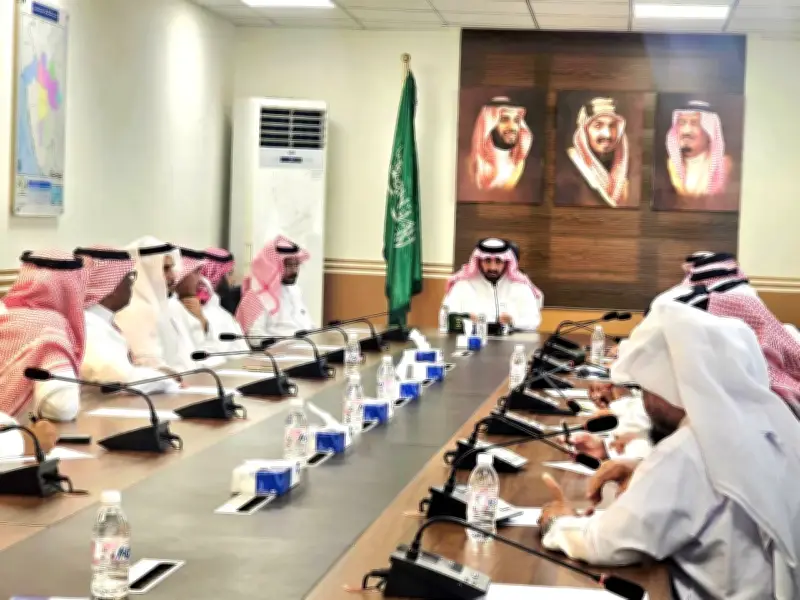 محافظ محايل يرأس اجتماع المجلس المحلي ويناقش الموضوعات التنموية