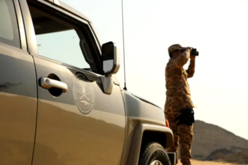 القبض على مقيم سوداني لنقله مخالفين لأمن الحدود بعسير