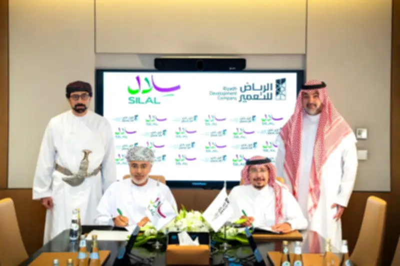 الرياض للتعمير توقع مذكرة تفاهم مع سلال العمانية لتعزيز الأمن الغذائي