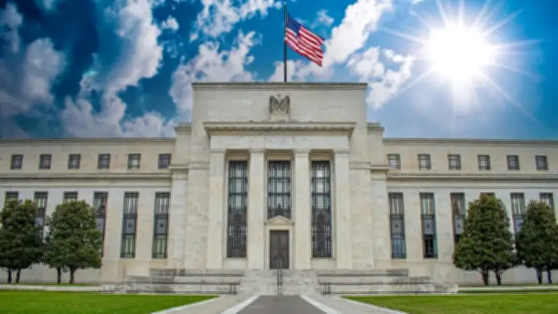 وزير الخارجية السعودي يبحث مع نظيره اليوناني تعزيز التعاون المشترك