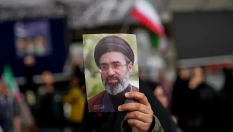 مجتبى خامنئي يتوعد بإدارة مضيق هرمز ويتجنب الحديث عن السلام في رسالته الرابعة