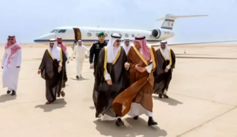 وزير خارجية الكويت يصل الرياض في زيارة رسمية تستقبله القيادة السعودية