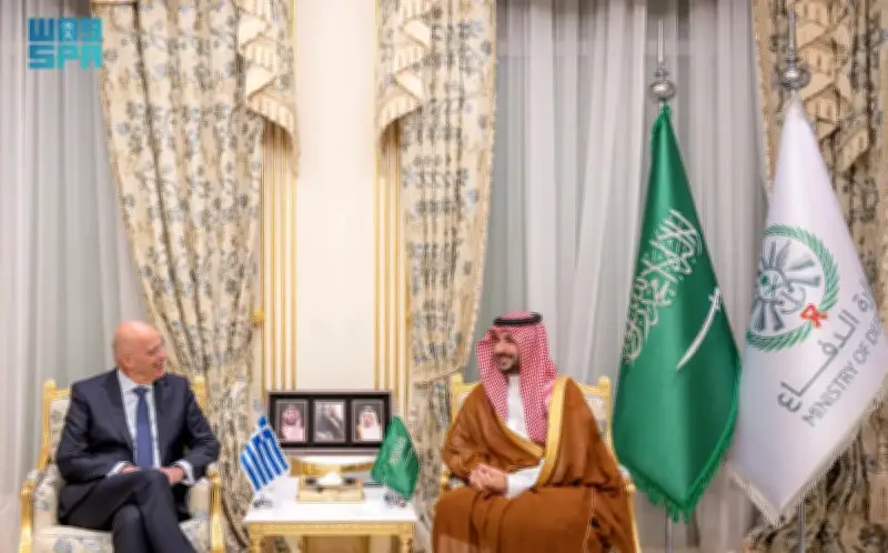 وزير الدفاع السعودي يلتقي نظيره اليوناني لمناقشة تداعيات الهجمات الإيرانية