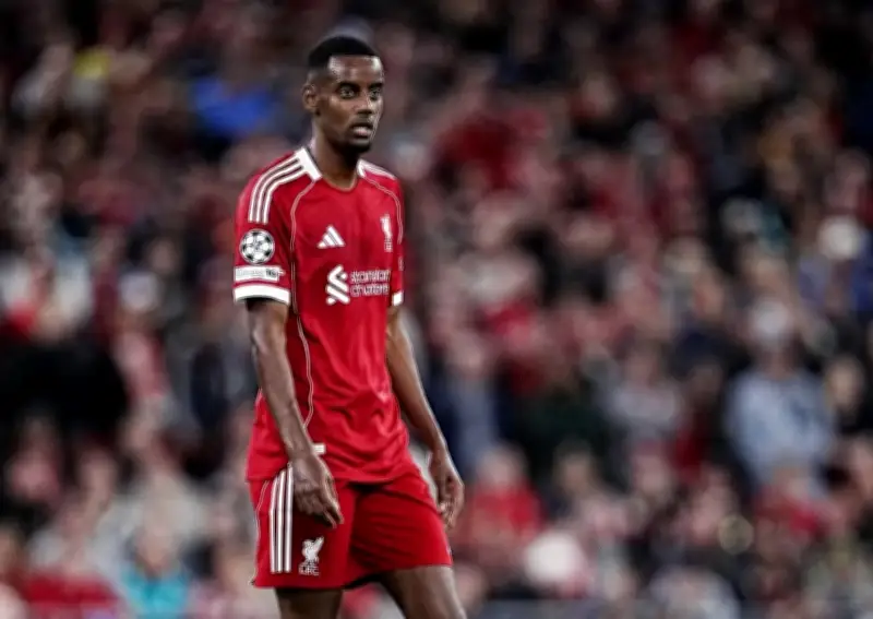 بعد غياب شهرين.. إيزاك يعود لتدريبات ليفربول لتعزيز مساعي التأهل لدوري الأبطال