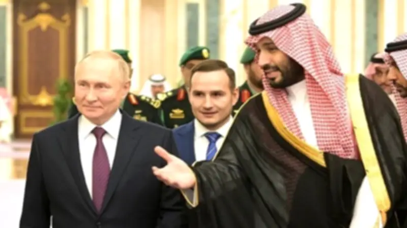 بوتين والأمير محمد بن سلمان يبحثان أزمة الشرق الأوسط وتأمين الطاقة ضمن أوبك+