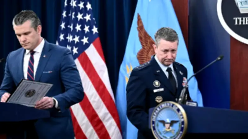 هيغسيث يُجري تغييراً جذرياً في قيادة الجيش الأمريكي استعداداً لمرحلة حاسمة في الحرب على إيران