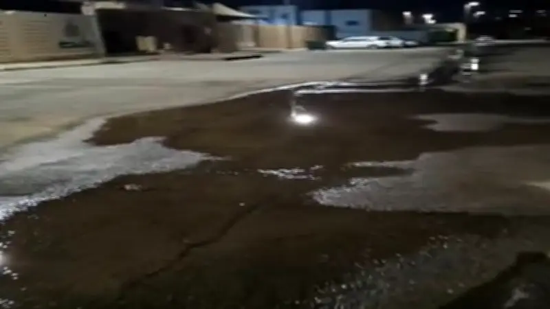 أهالي البكيرية يشكون من هدر المياه المتواصل بمدرسة بنات النهضة منذ ثلاثة أشهر