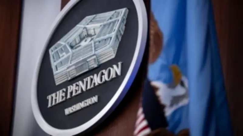زلزال في البنتاغون: إقالات متتالية لكبار الجنرالات ووزير الجيش الأمريكي في حملة إعادة هيكلة