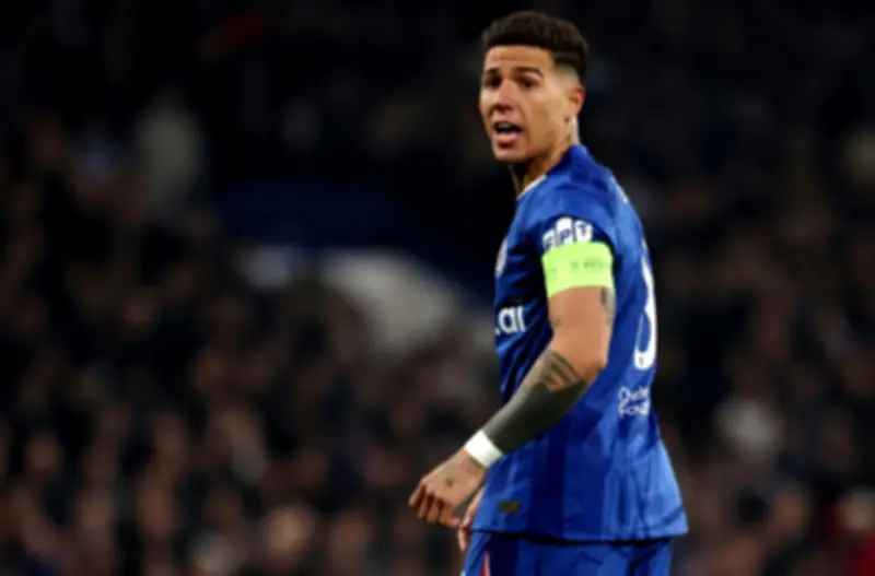 تشلسي يستبعد إنسو فرنانديس مباراتين بعد تصريحات مثيرة للجدل حول مستقبله