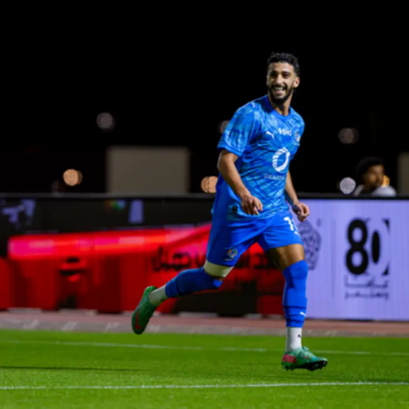 نيوم يحقق فوزه العاشر في الدوري السعودي بهدف سعيد بن رحمة ضد الفيحاء