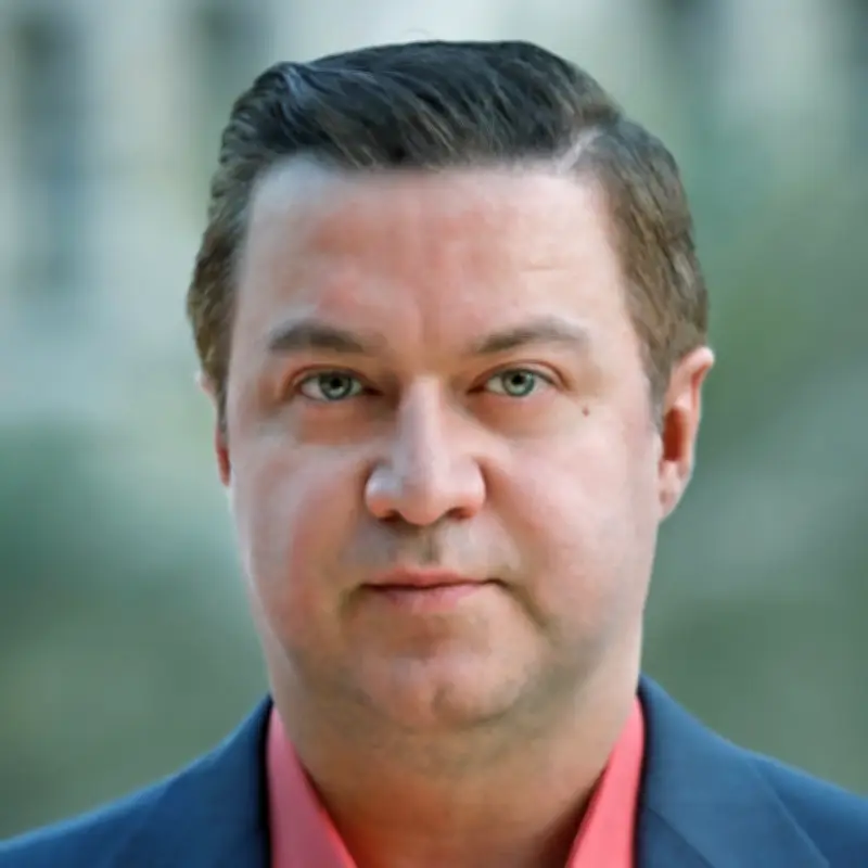 الآثار الجانبية للإعجاب بكاتب: بين الصدق والحذر في عالم الأدب