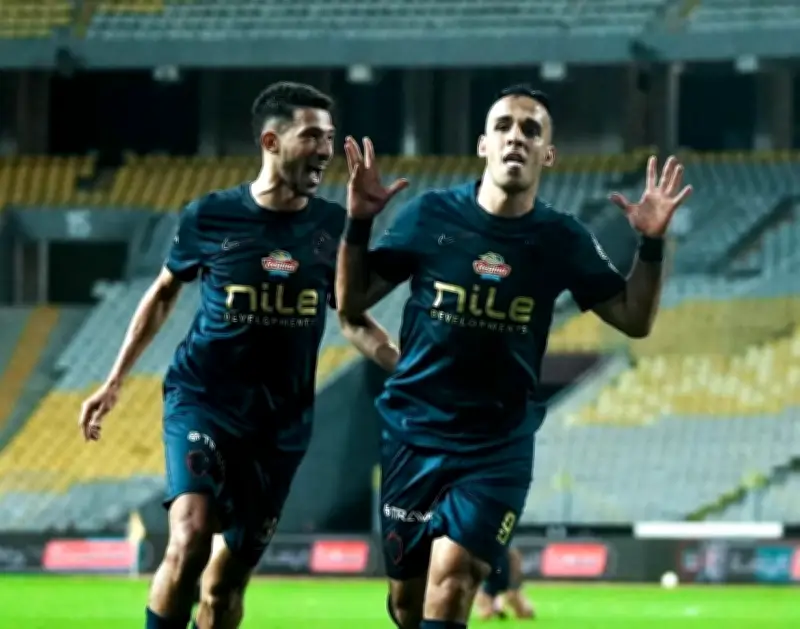 الزمالك يهزم المصري بأربعة أهداف في صدارة الدوري المصري