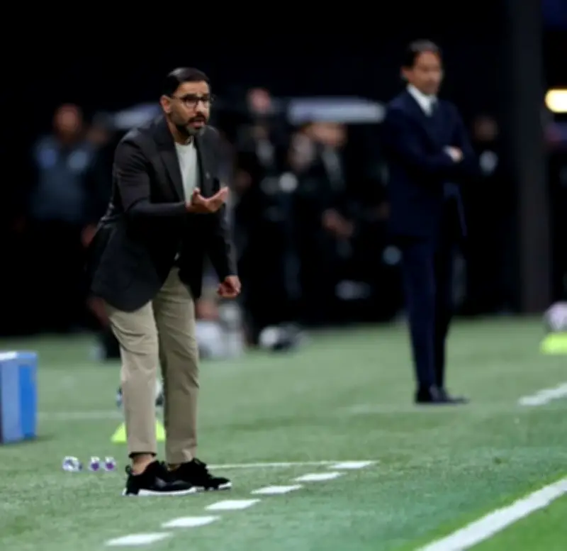 المدربون السعوديون يتصدرون دوري المحترفين: العطوي الأعلى انتصاراتًا والشهري الأكفأ أداءً