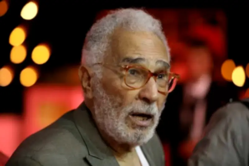 تطورات الحالة الصحية للفنان عبدالرحمن أبو زهرة: فقدان الوعي واستمرار الاعتماد على أجهزة التنفس