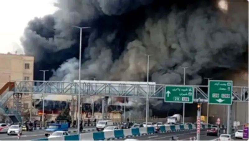 جيش الاحتلال الإسرائيلي يحذر الإيرانيين من استخدام القطارات ويشن غارات واسعة على طهران